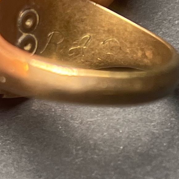 Josten 10K Emerald Eastern Eagles π¦
Class Ring π Elegant High School π« Luxury - Picture 8 of 16